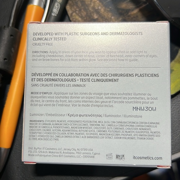 NIB IT Cosmetics Hello Light Creme Anti-aging Radiance Creme Luminizer - 0.23 oz - Picture 4 of 5